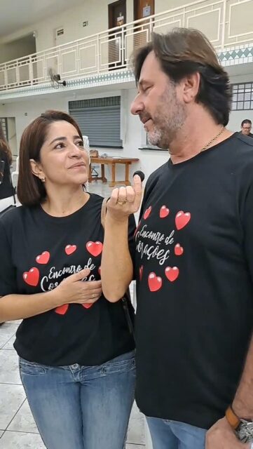 ❤️ Um testemunho que toca o coração!

Pacheco e Natalina compartilham a emoção de terem sido servos do Encontro de Corações.

Uma experiência de fé, entrega e amor, que mostra que, servir ao próximo também transforma e renova o nosso próprio coração. 🙏✨

Assista ao depoimento e permita-se também viver essa emoção! ❤️

Acesse o nosso site: https://mfcmaringa.org.br
Siga e curta as nossas redes sociais!
Instagram: instagram.com/mfcmaringa
Facebook: facebook.com/movimentofamiliarcristaomga
Youtube: youtube.com/@mfcmaringa

#encontrodecoracoes #encontrodecasais #encontrocomdeus #mfc #mfcmaringa